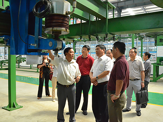 國家煤監(jiān)局科技裝備司副司長彎效杰我公司考察指導(dǎo)工作