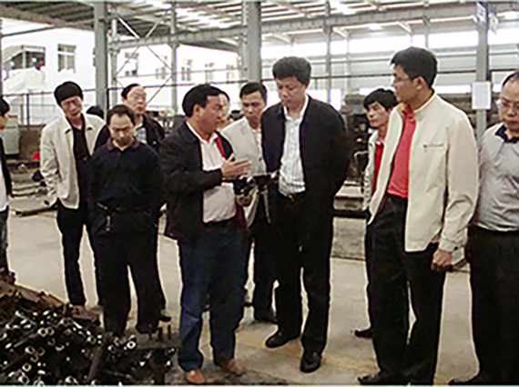 湖北省煤炭安全局嚴寅初局長一行專程在公司調(diào)研指導工作